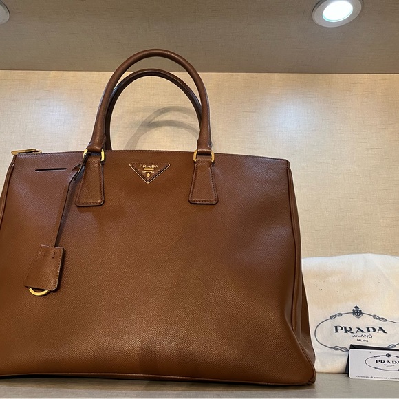 Prada Saffiano Lux Double Zip Tote BN1786 in Brown (Palissandro) - Picture 11 of 17